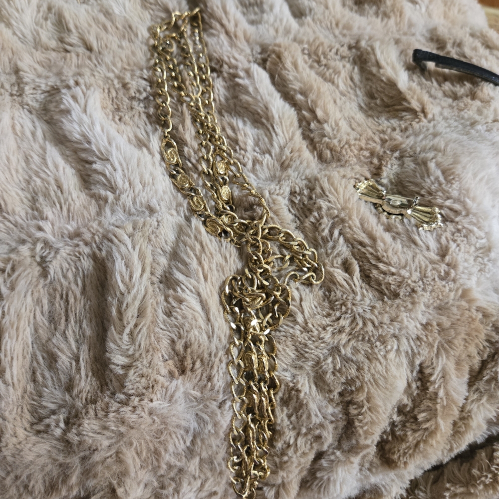Monet Gold Chain Necklace - Picture 1 of 4